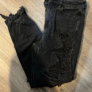 American Eagle Size US4 mom jeans.